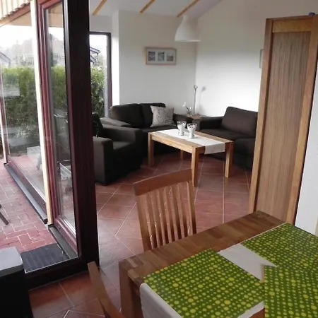 M1 Mit Garten, Terrasse Und Carport Holiday home *